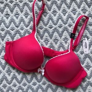 NWT VS Body By Victoria Push Up Bra